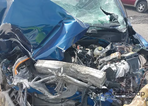 2019 Chevrolet Equinox Premier z USA, uszkodzony, nr VIN 3GNAXXEV9KL375475